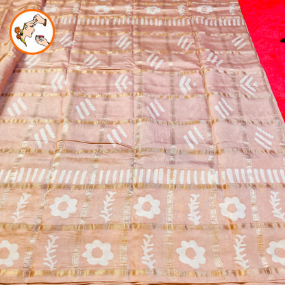 Rosy Beige checks Saree with Flower butta Soft Cotton Casual Saree