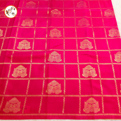 Rani Pink borderless Chariot butta Vintage checks Georgette Silk Saree
