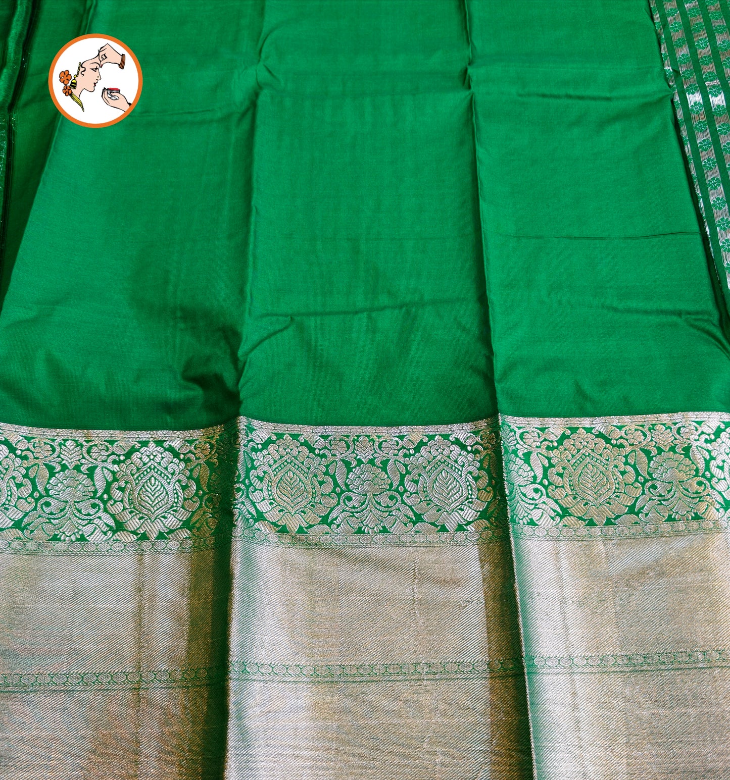 Dark Green Traditional 1000 butta Kanchipuram Silk Saree with Silver Jari