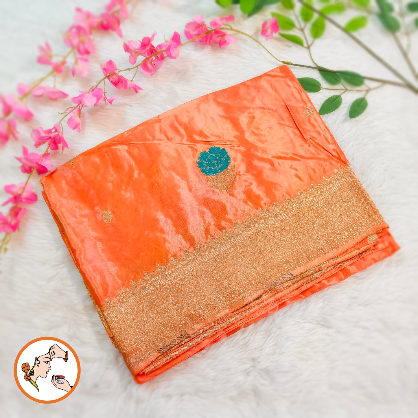 Kanakambaram Peach with delicate Floral buti subtly embrioded Banarasi katan Russian Silk Saree