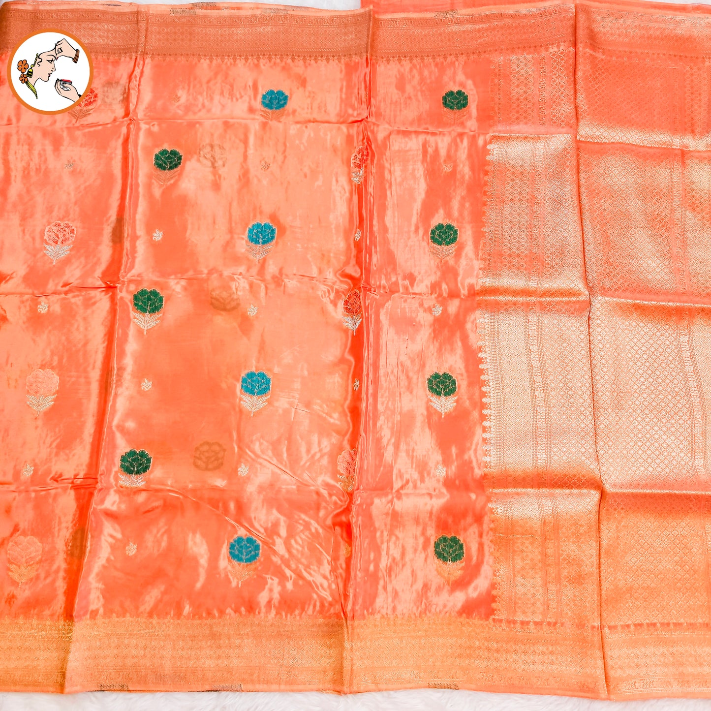 Kanakambaram Peach with delicate Floral buti subtly embrioded Banarasi katan Russian Silk Saree