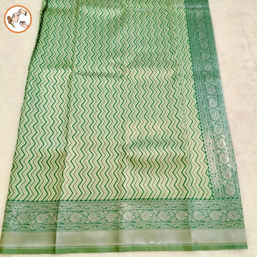 Green Zigzag Pattern Semi Silk Saree - Vivahasilks